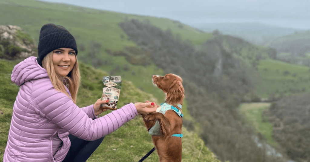 TOP TEN TIPS FOR EXPLORING AND HIKING SAFELY WITH YOUR DOG Carnilove